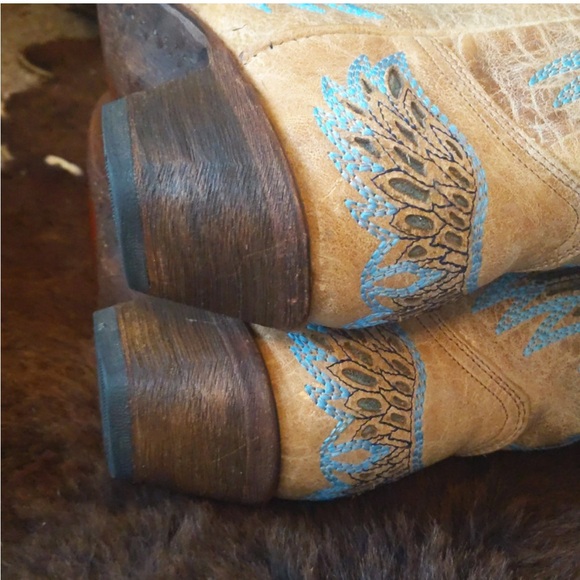 CORRAL Vintage Distressed Wings Hearts & Peace A1976 distressed boots Size 9.5 - Picture 8 of 15